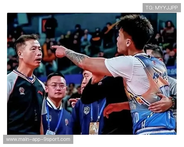 媒体人：数位老总对CBA第五节哭笑不得但篮协要求球队学会接受，cba球队老板