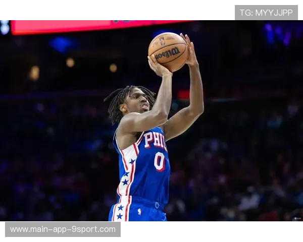 马克西六场比赛已得分200+三分25+，追平库里并列历史最快，马克西2020新秀